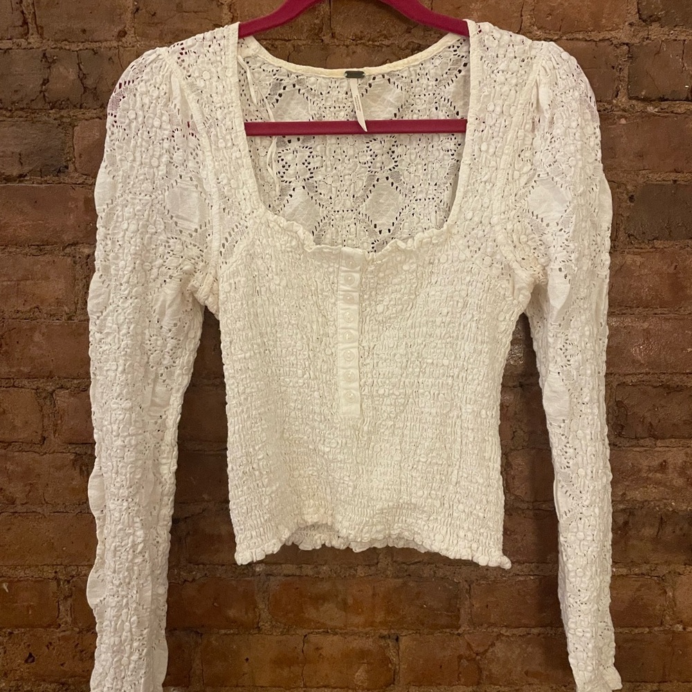 Free People Chic White Blouse with Delicate Lace and Flowy Sleeves